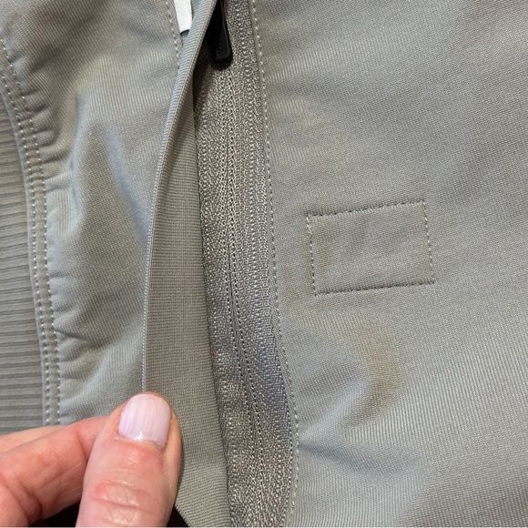 Vuori Men's Light Green Joggers Meta Jogger style medium - Picture 6 of 8